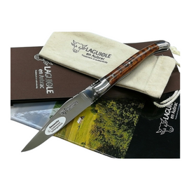 Laguiole En Aubrac Folding Pocket Knife (11cm) - Amourette (Snakewood). This beautifully crafted pocket knife features a genuine snakewood handle and a stainless steel blade, perfect for everyday carry, camping, or outdoor adventures.