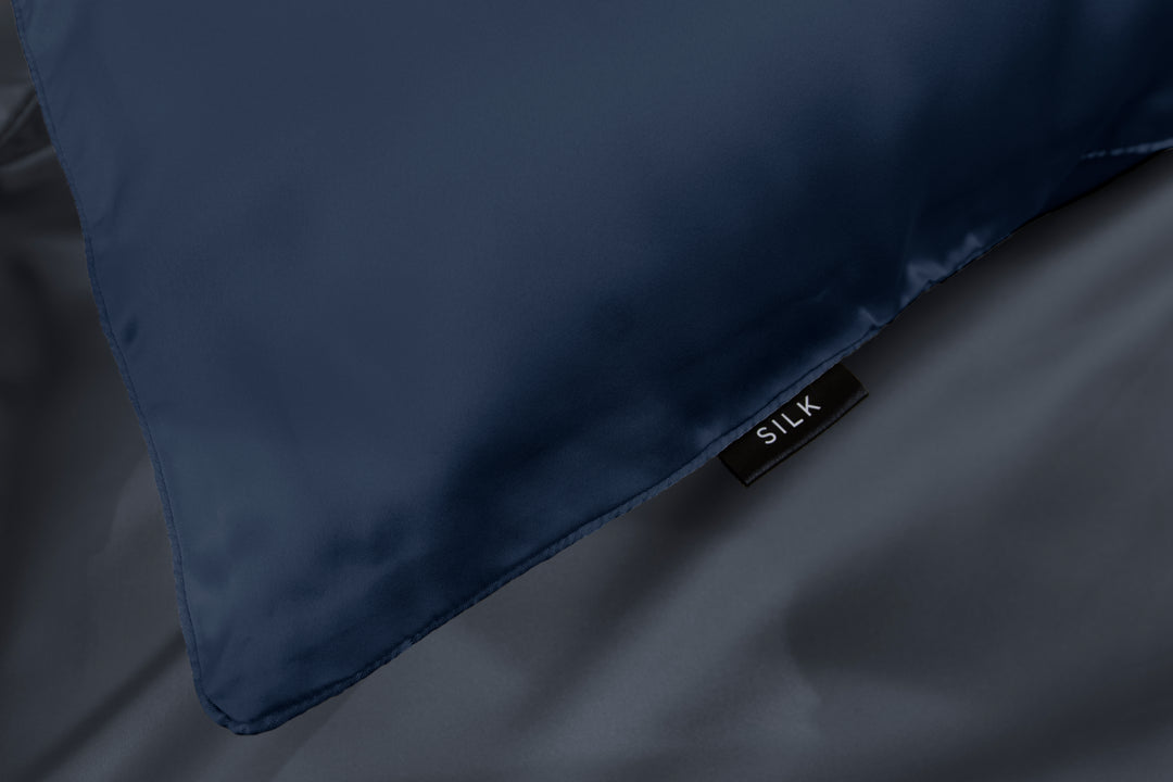 Ardor Navy Silk Pillowcase 51x76cm – Soft & Stylish Sleep | King of Knives e-store